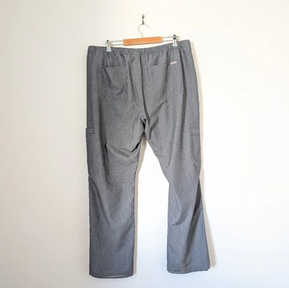 Figs Mens Graphite Grey Leon V-neck Top + Cairo Straight Leg Pants Scrubs Set